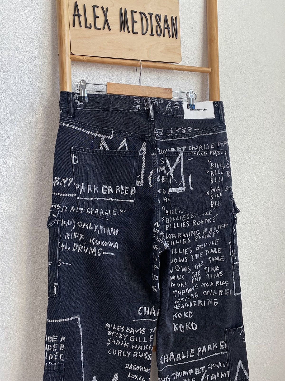H&M × Jean-Michel Basquiat × Who Decides War Who Decides War Baggy denim jeans H&M x Basquiat x Ev&Tela Size US 33 - 16 Thumbnail