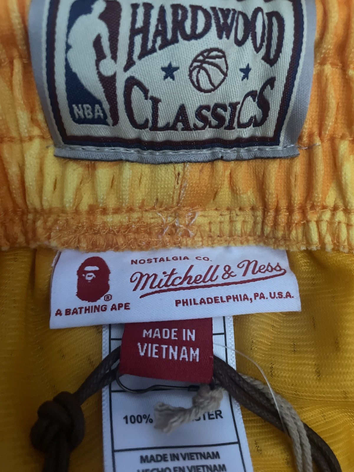 Bape × Mitchell & Ness × NBA Bape Los Angeles LA Lakers Basketball Shorts Size US 32 / EU 48 - 5 Thumbnail