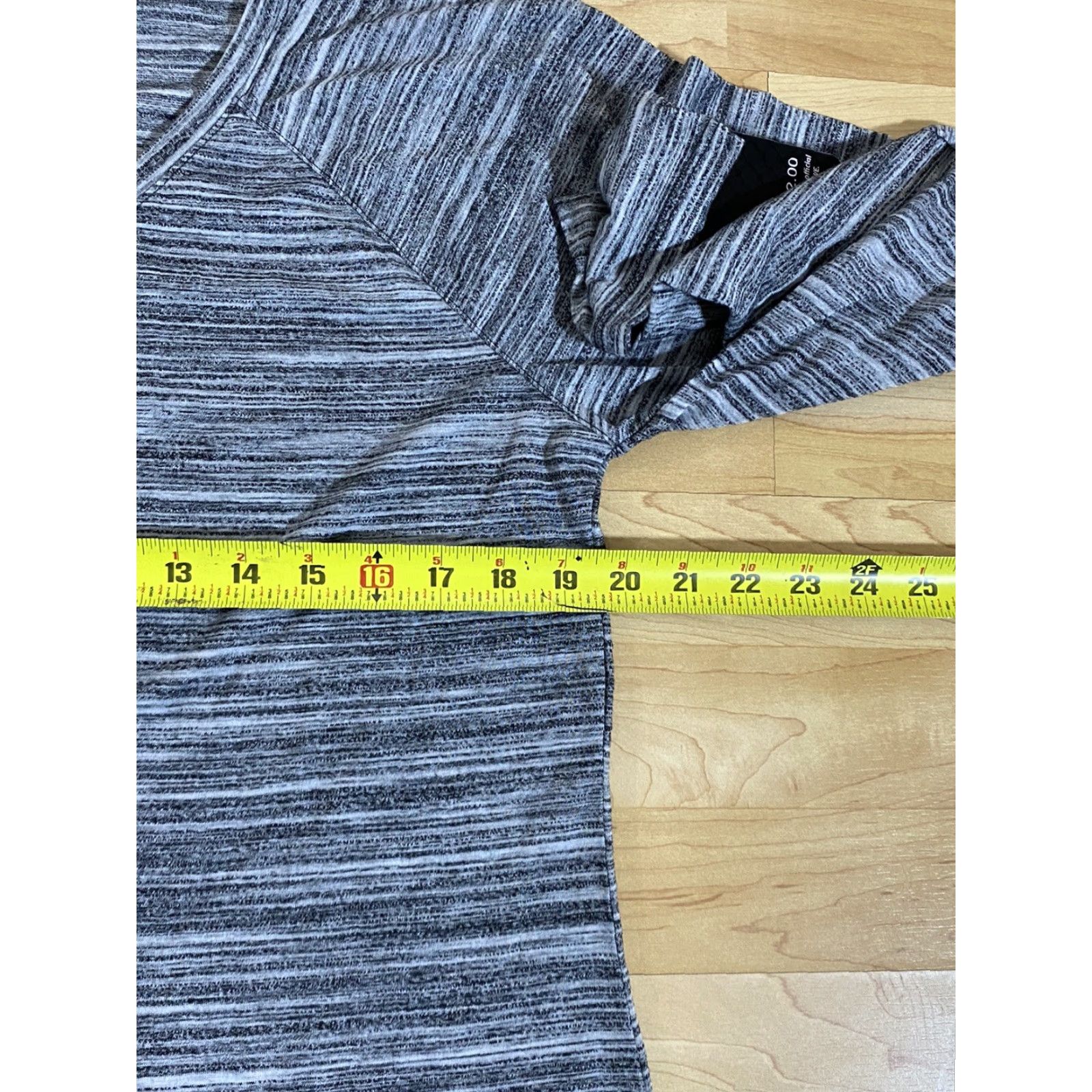 Tapout Tapout Shirt Womens Gray V-Neck Long Sleeve XL NWT, Basic, T-Shirt Size XL / US 12-14 / IT 48-50 - 3 Thumbnail