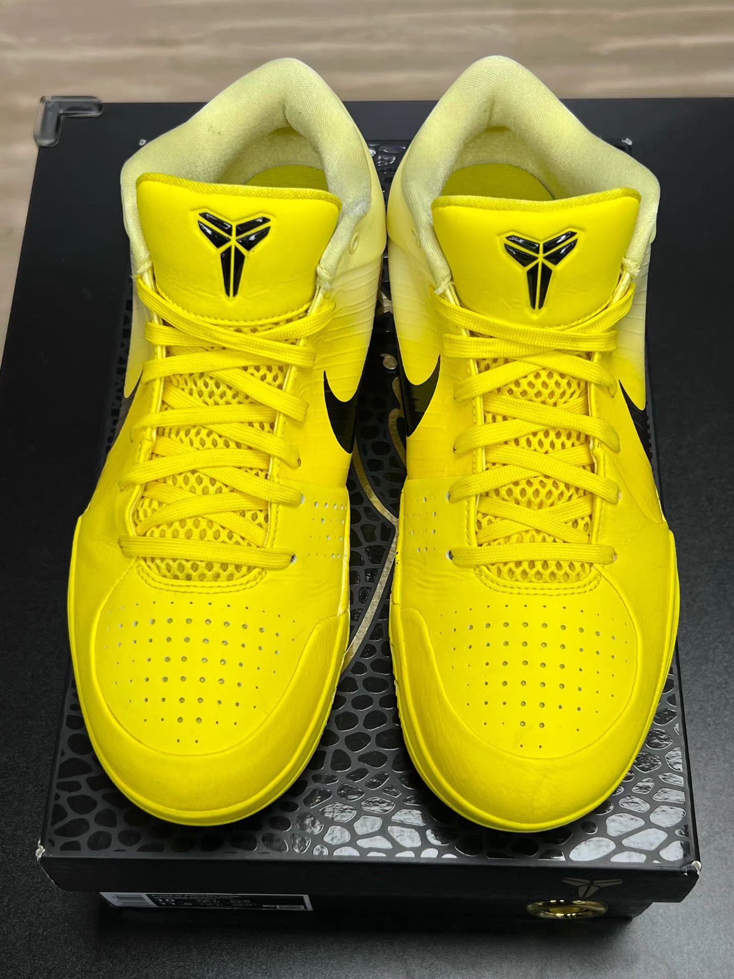 Nike NIKE ZK4 CHB Kobe Yellow Basketball Shoes K15 Size US 11 / EU 44 - 2 Thumbnail