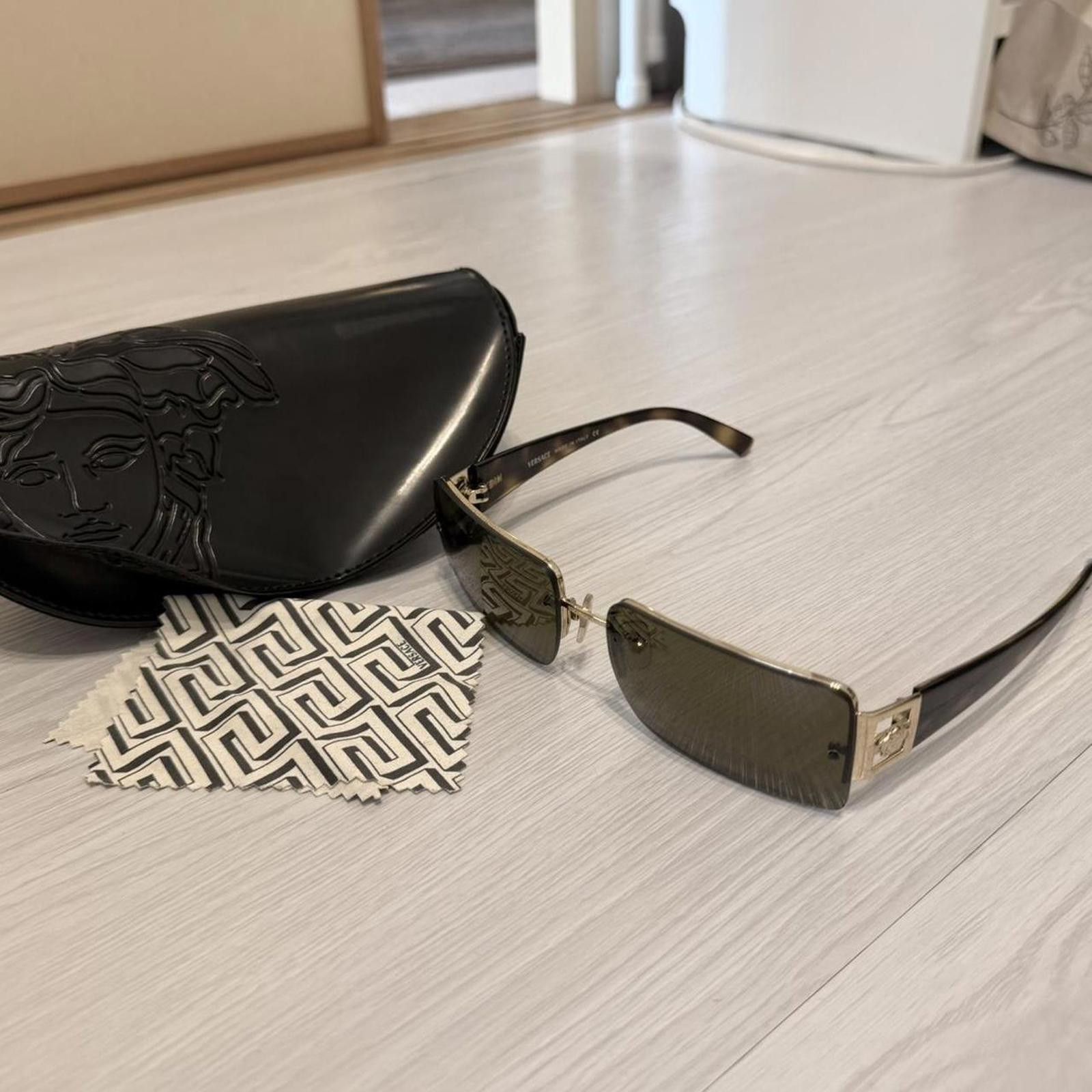 Versace Versace authentic rimless logo vintage sunglasses Size ONE SIZE - 3 Thumbnail