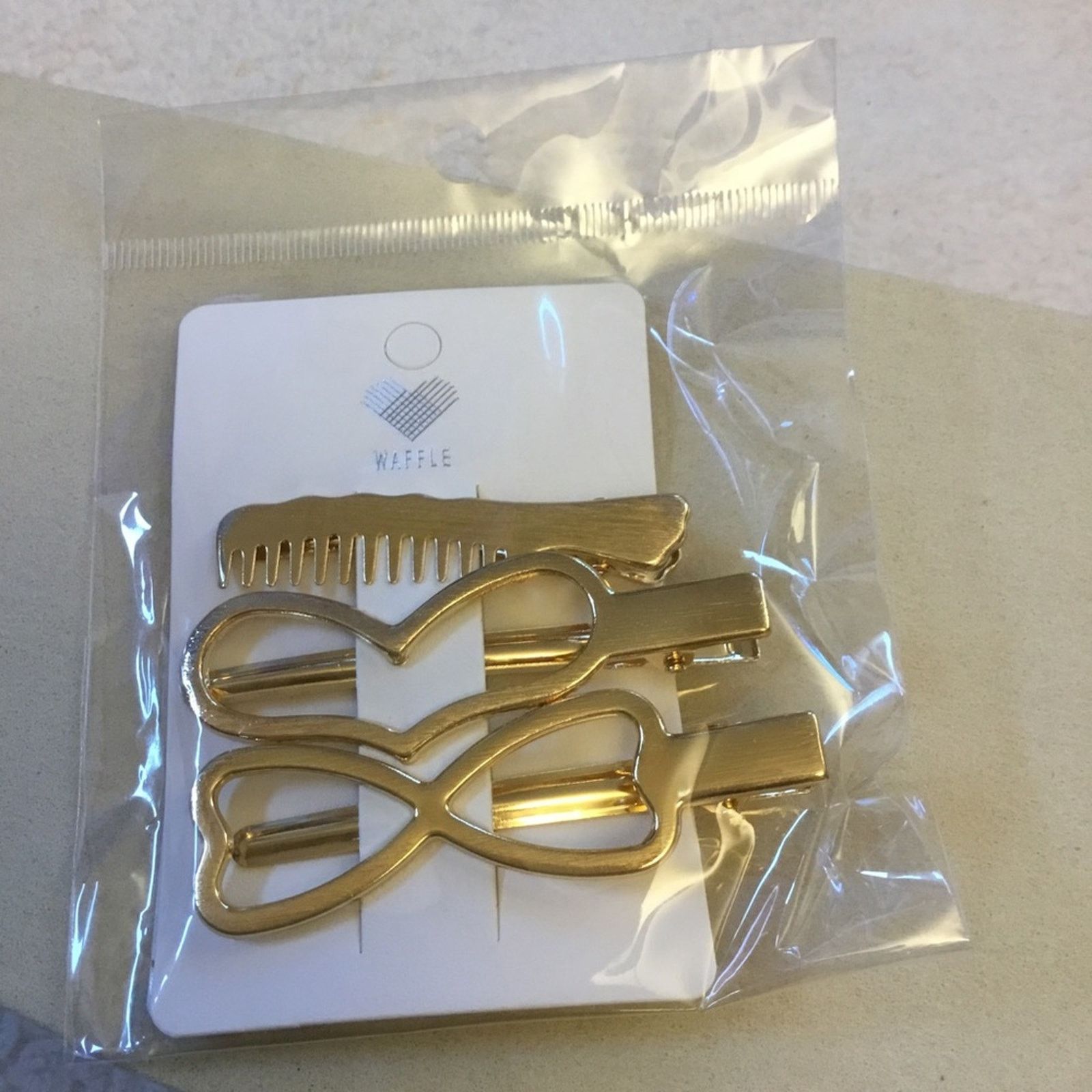 Other Gold Heart Shaped Clips - Set of 3 Size ONE SIZE - 6 Thumbnail