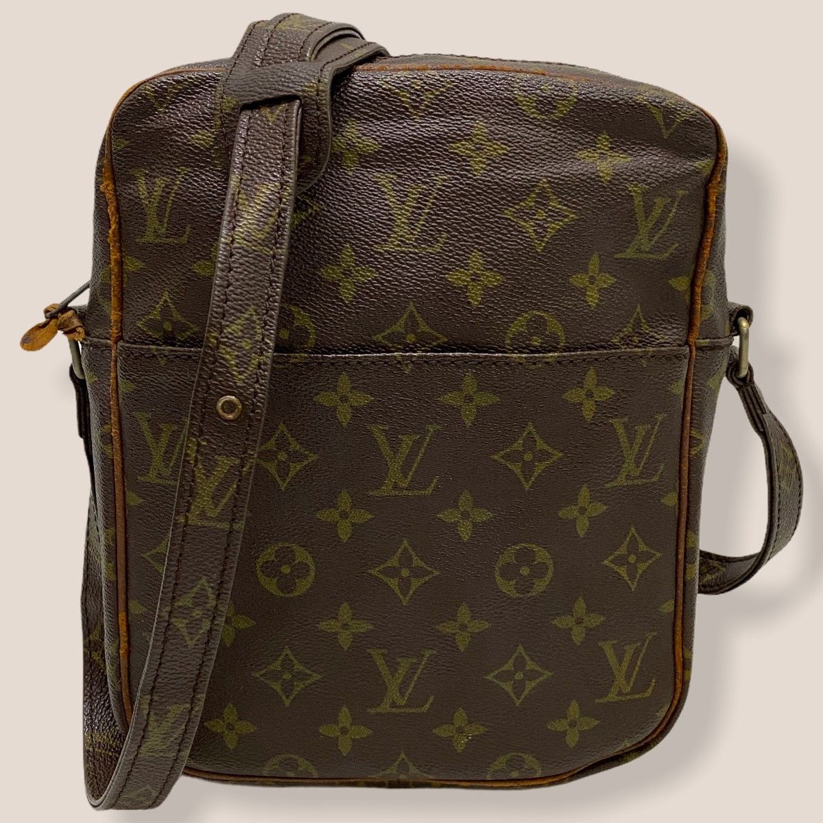 Louis Vuitton ‼️YES‼️ LOUIS VUITTON DANUBE GM SLING BAG ECLAIR ZIPPER Size ONE SIZE - 2 Thumbnail