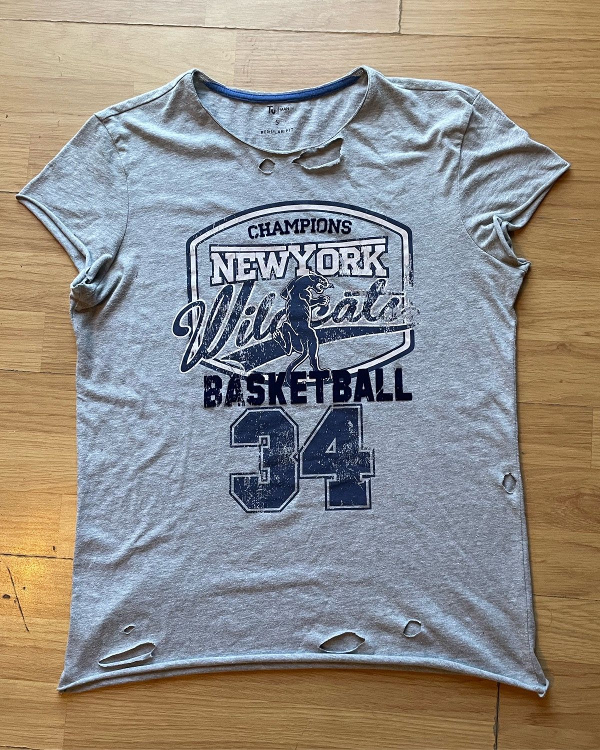 Vintage Distressed grey tshirt Size US S / EU 44-46 / 1 - 1 Preview