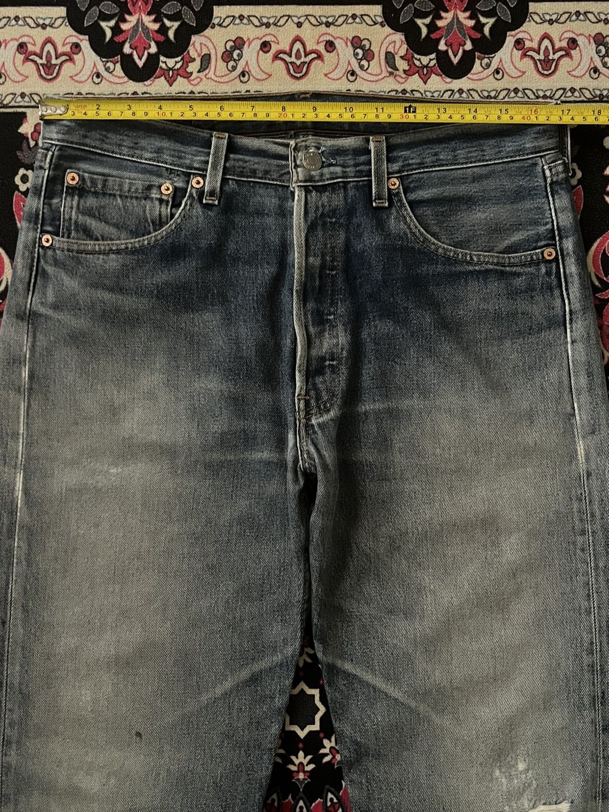 Levi's ⚡️Vintage⚡️90s Levi’s 501 Blue Wash Buttonfly Distressed Jeans Size US 33 - 17 Thumbnail