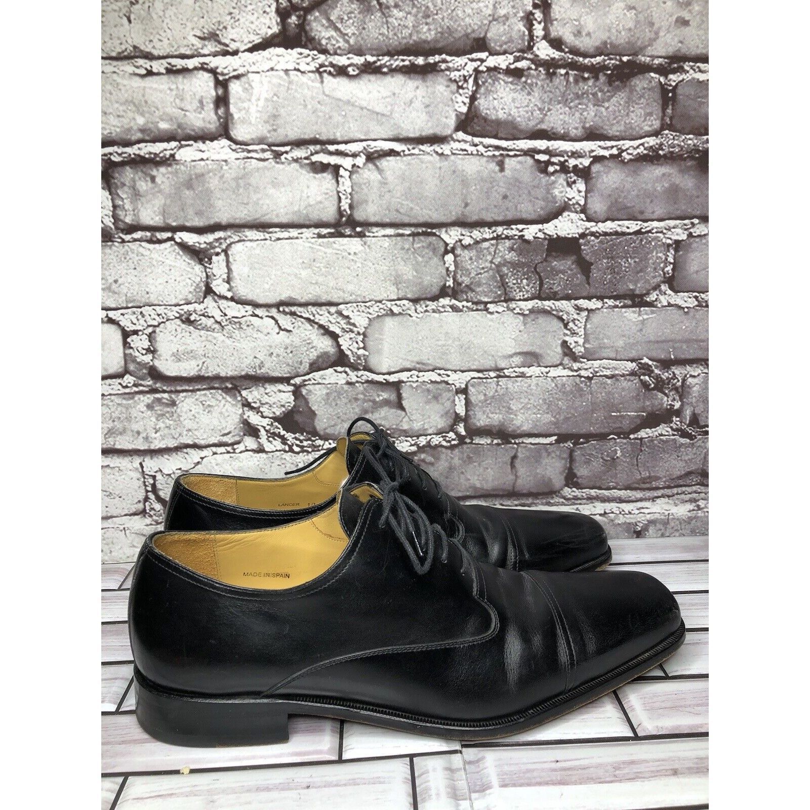 Mezlan Mezlan Lancer Black Leather Square Cap Toe Lace Oxfords Shoe Size US 10 / EU 43 - 1 Thumbnail