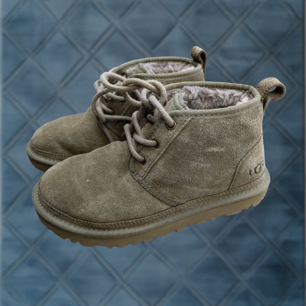 Ugg UGG Womens Chukka Boot 5 Green Suede Sheepskin Lined Flat Rubber Sole Casual Winter Shoes Mens? Size US 5 / IT 35 - 1 Thumbnail