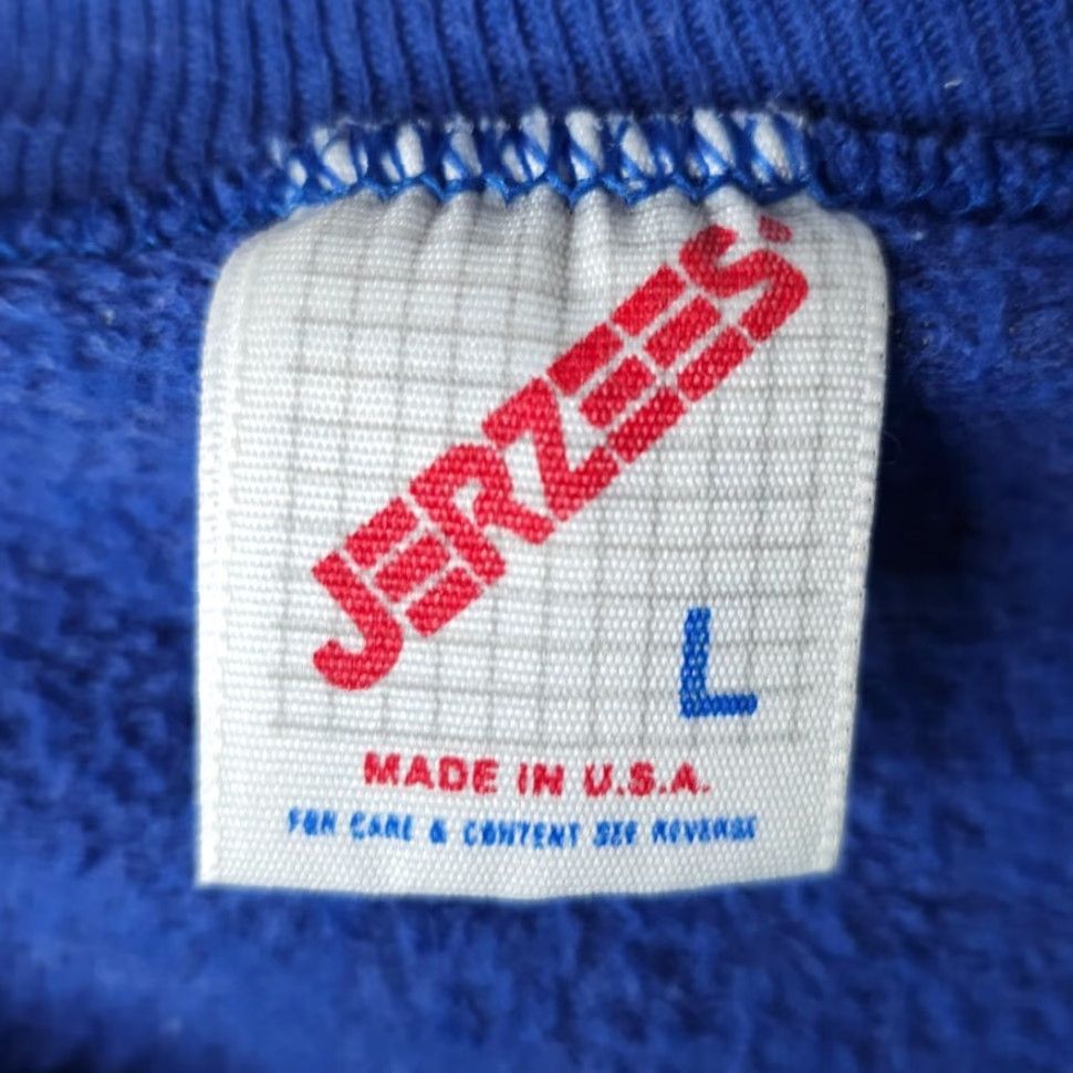 Jerzees VINTAGE Alaska Polar Bears Sweatshirt Mens Size Medium Blue 90s Animal Nature JERZEES Crew Neck Pullover Long Sleeve Cotton Blend Graphic Print Size US M / EU 48-50 / 2 - 6 Thumbnail