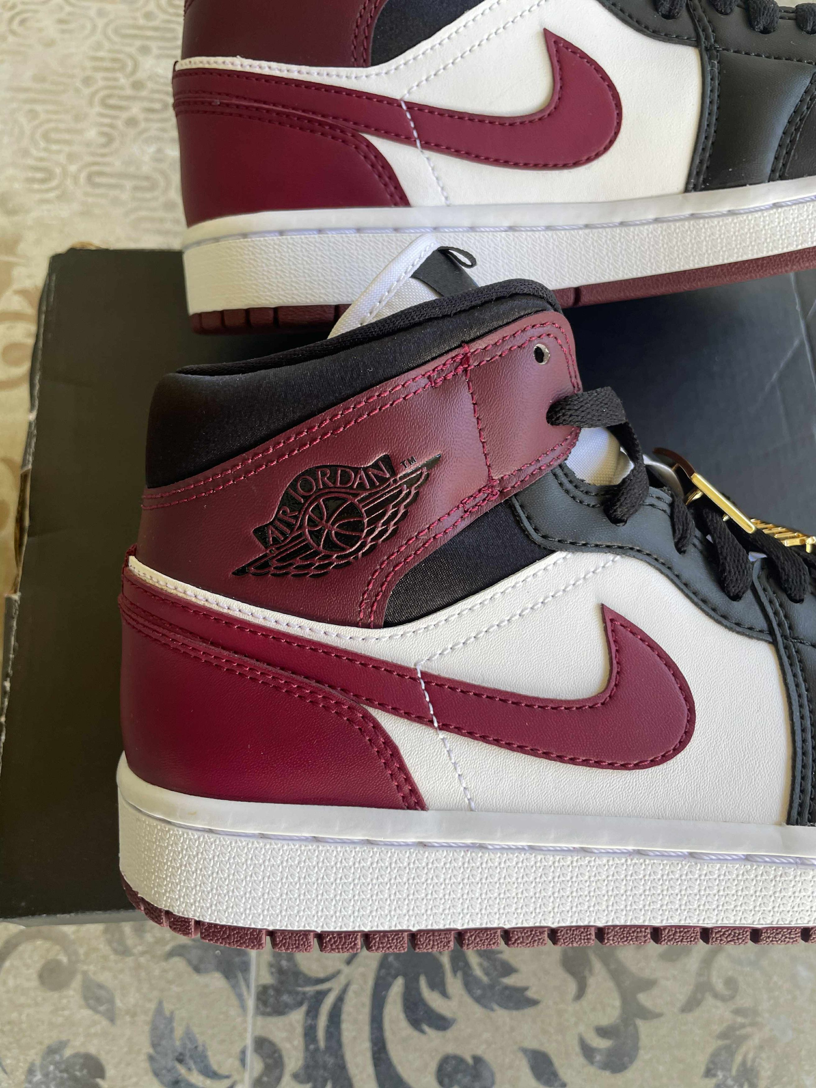 Jordan Brand Womens Air Jordan 1 Mid Beetroot Burgundy US7.5 Size US 6 / EU 39 - 10 Thumbnail