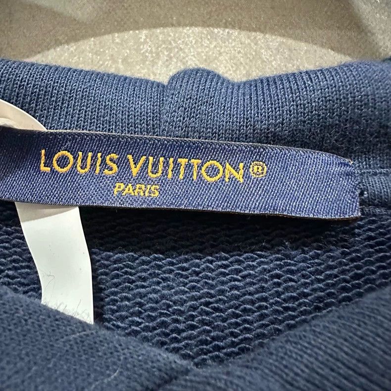 Louis Vuitton Louis Vuitton Embroidered logo drawstring hooded sweatshir Size US M / EU 48-50 / 2 - 4 Thumbnail