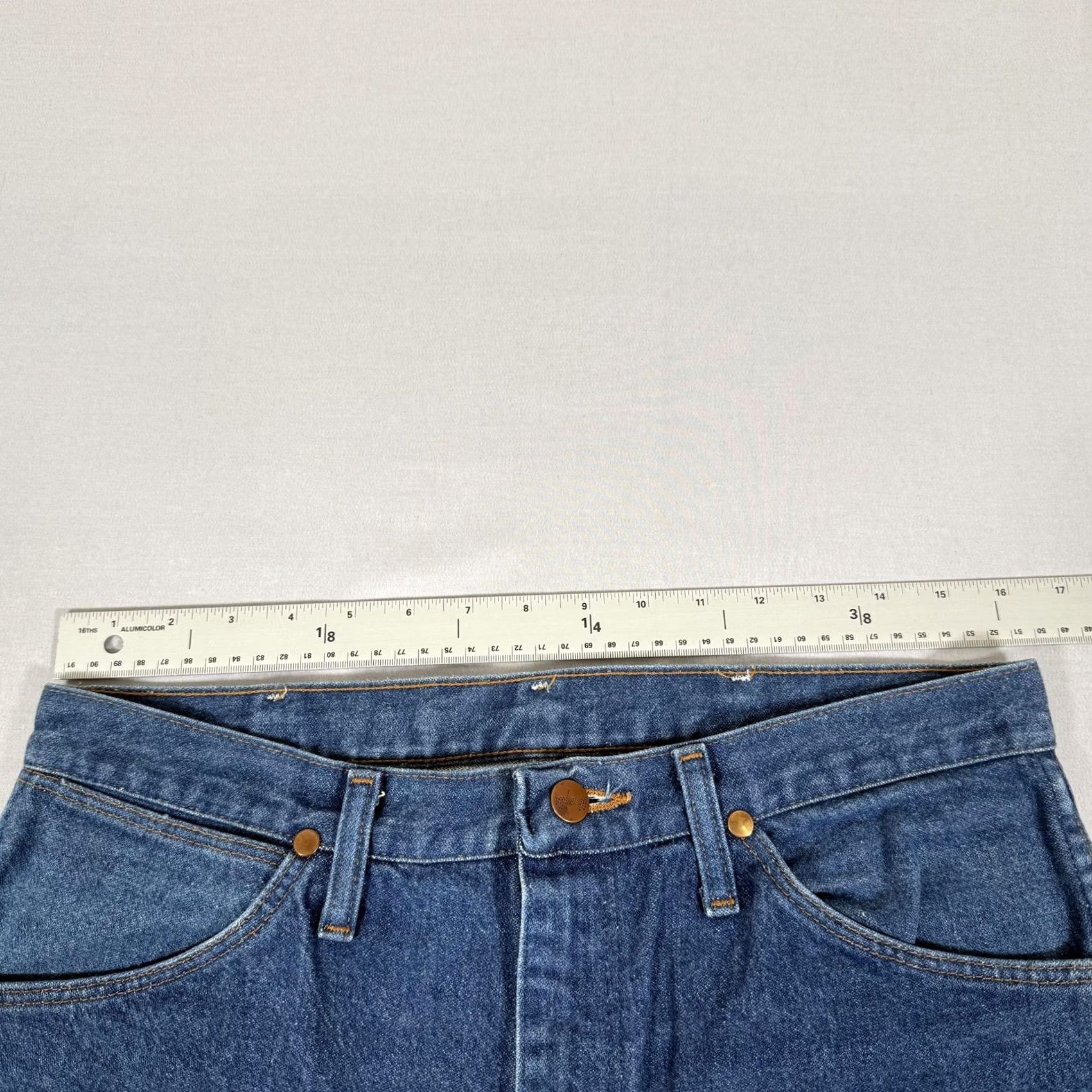 Wrangler Wrangler Jeans 13MWZ Cowboy Cut Mens 33x36 Denim Straight Leg Jeans Blue 100% Cotton Regular Fit Western Workwear Pants Size US 33 - 7 Thumbnail