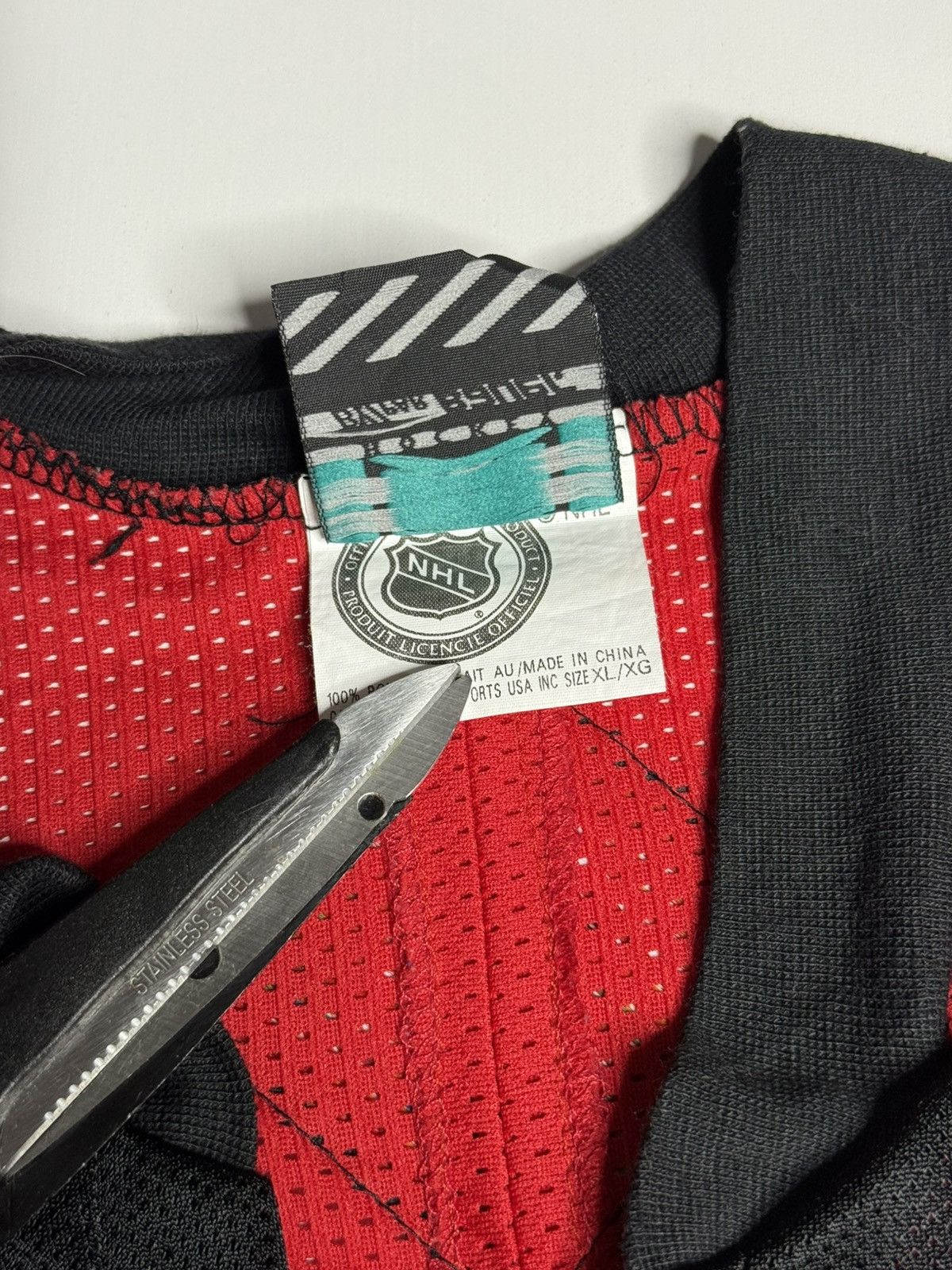 Vintage VINTAGE 1990's Chicago Blackhawks Jersey “Black” [L] PREOWNE Size US L / EU 52-54 / 3 - 9 Thumbnail