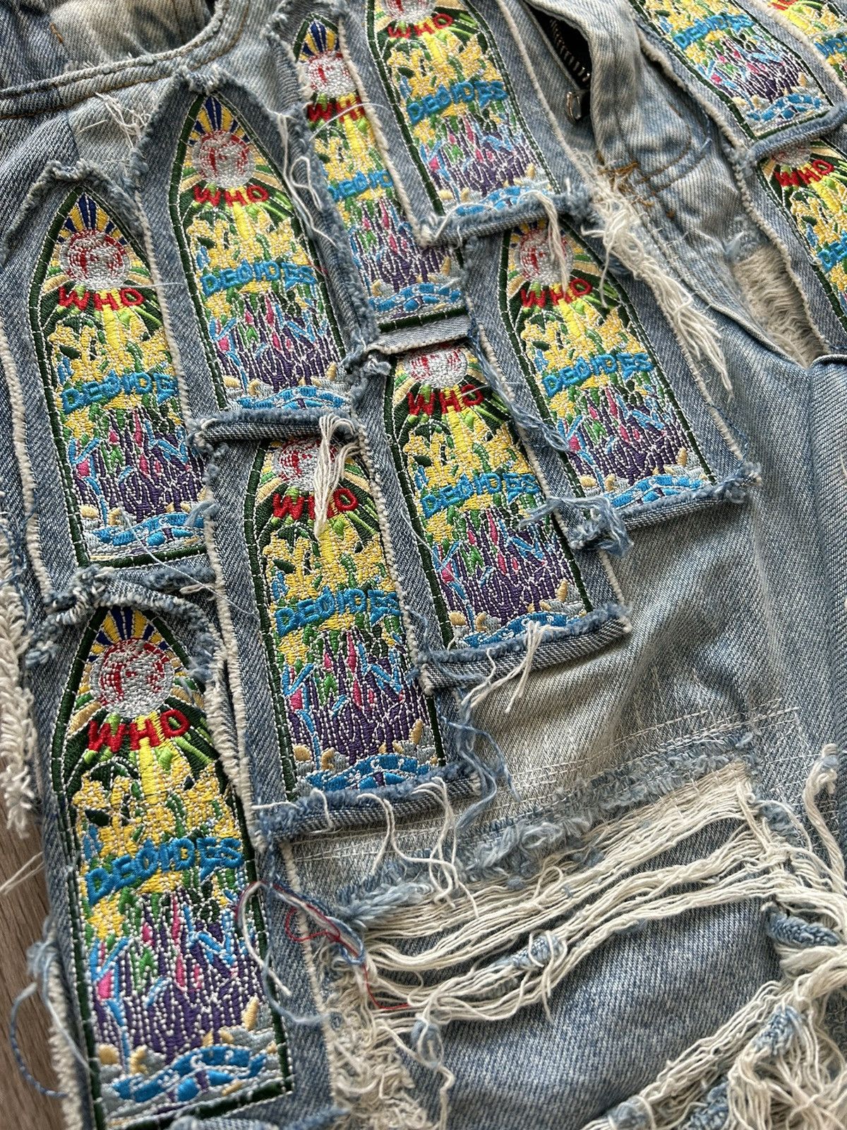 Who Decides War WDW Stain Glass Patch Flare “Coliseum Fusion” Denim Jeans Size US 29 - 4 Thumbnail