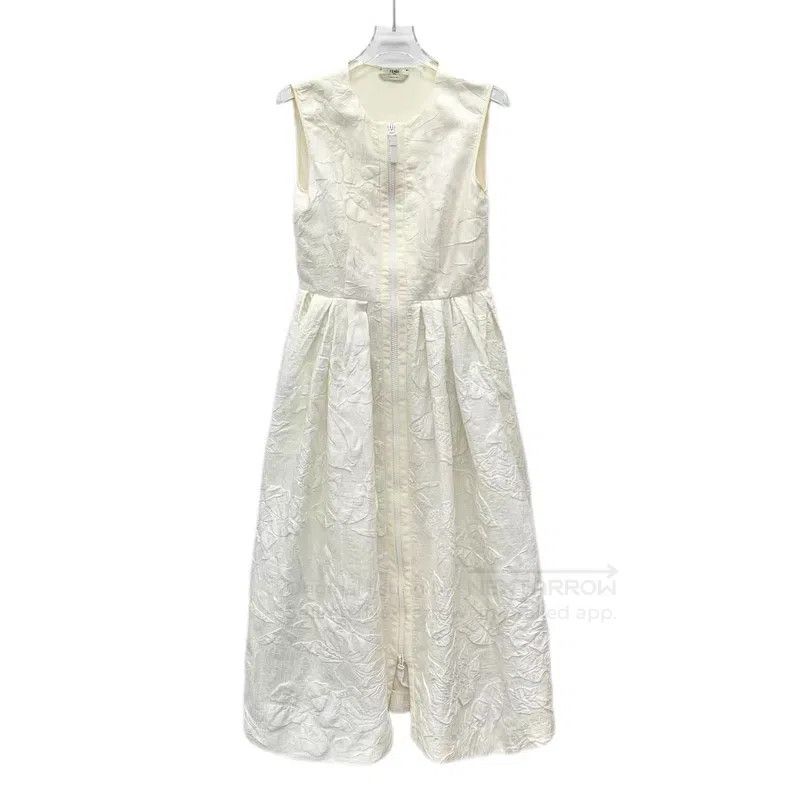 Fendi Fendi Ivory floral embossed design round neck sleeveless z Size XS / US 0-2 / IT 36-38 - 1 Thumbnail