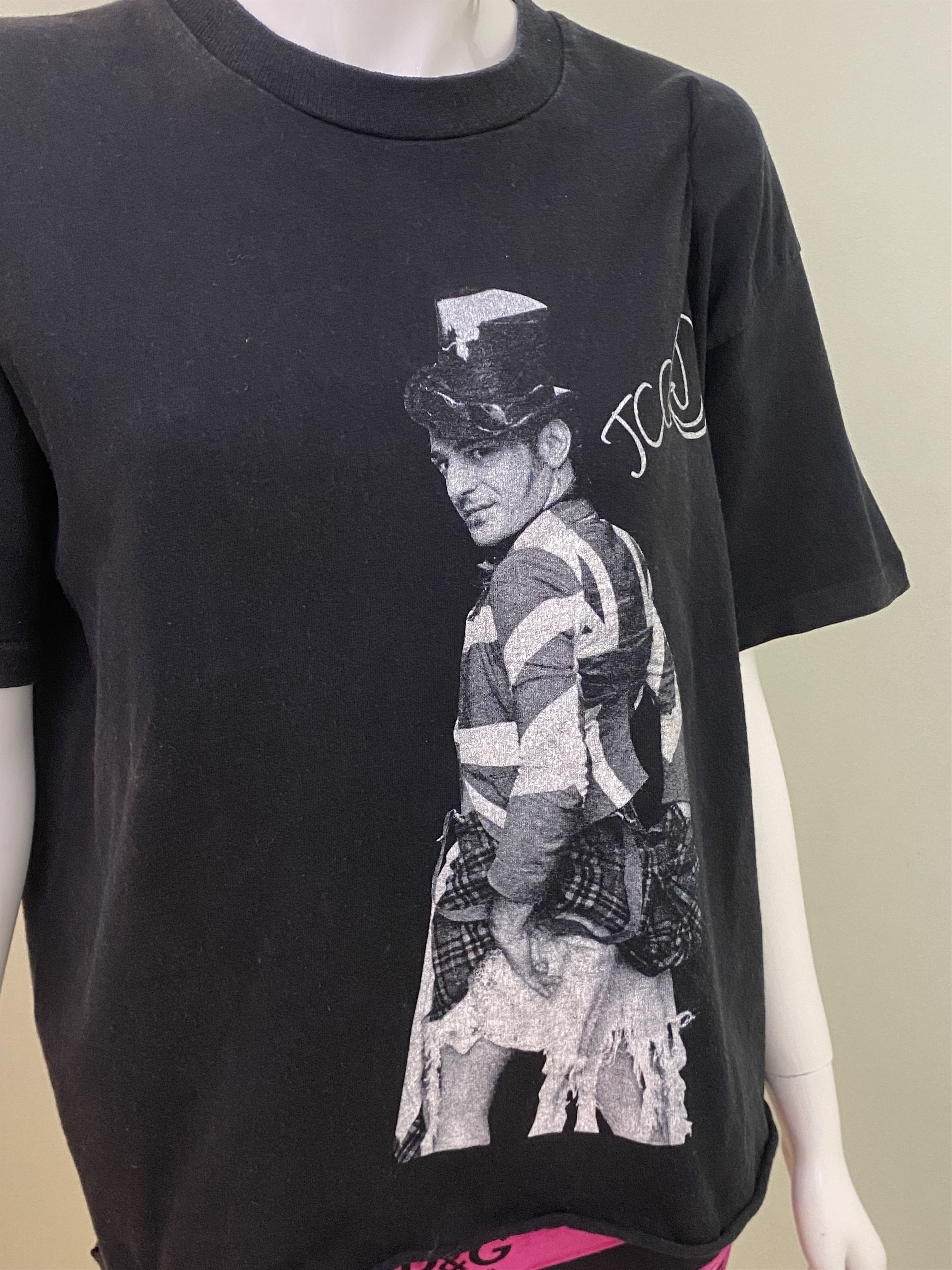 John Galliano John Galliano London 90s Gazette Tee T-shirt Shirt Top Size L / US 10 / IT 46 - 7 Thumbnail