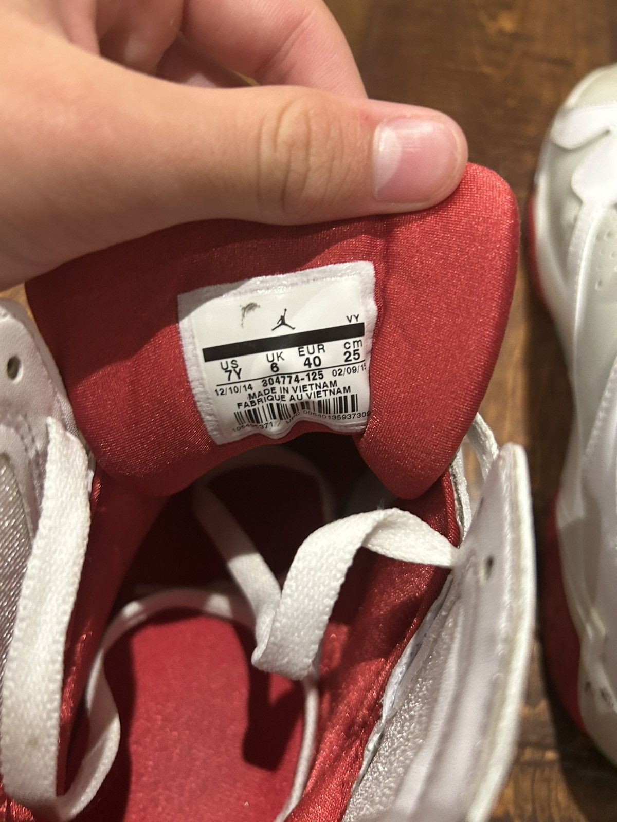 Jordan Brand Air Jordan 7 “Hare” Size US 7 / EU 40 - 2 Thumbnail