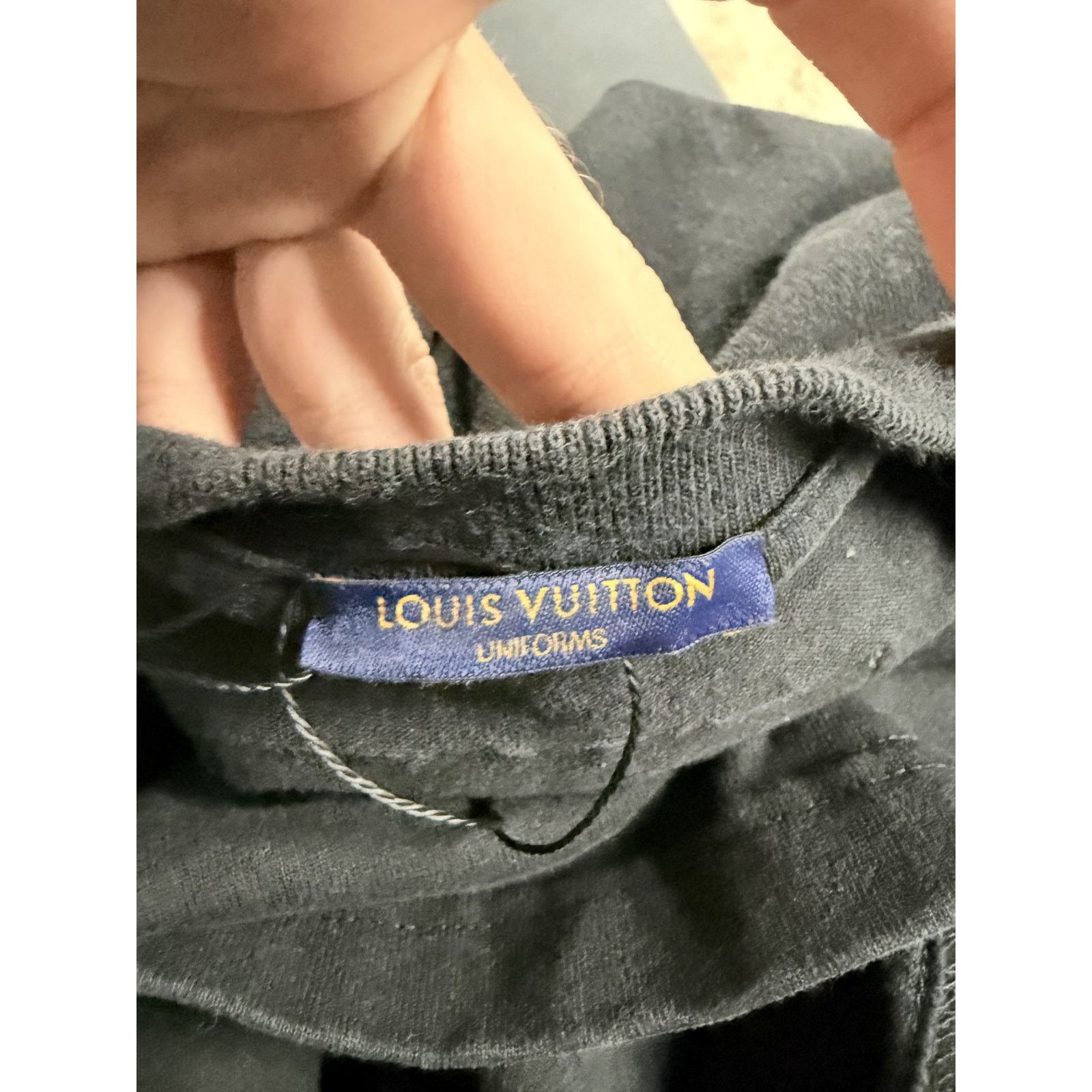 Louis Vuitton Louis Vuitton Tee Black Uniform Used Large Size US L / EU 52-54 / 3 - 2 Thumbnail