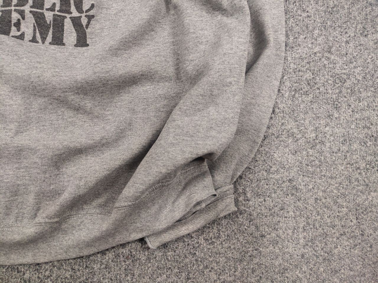 Public Enemy Vintage Public Enemy Target Logo Gray Crew chek Sweatshirt Size US XL / EU 56 / 4 - 7 Thumbnail