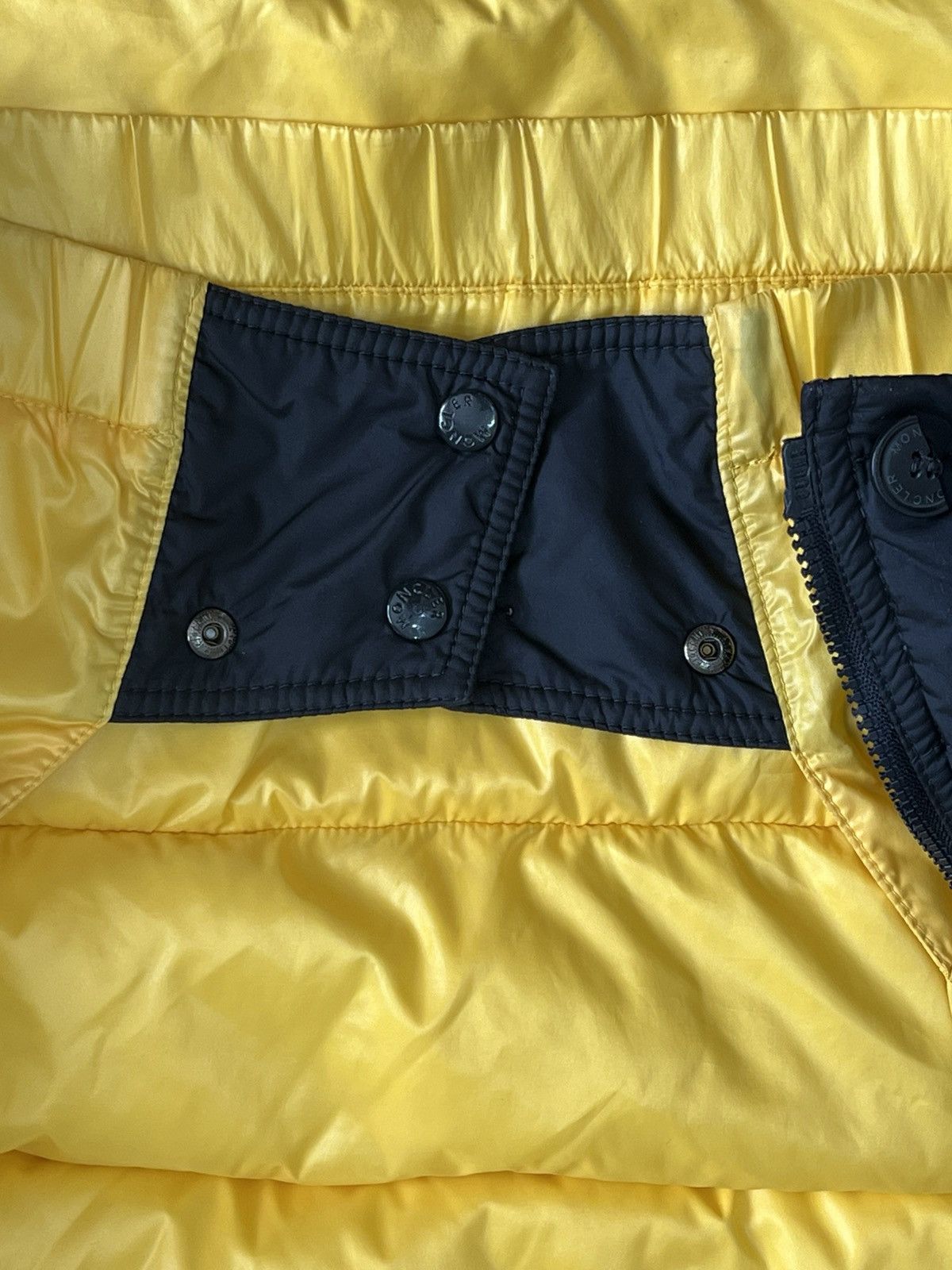 Moncler 👾Moncler Black&Yellow puffer vest Original ✅ Size US L / EU 52-54 / 3 - 13 Thumbnail