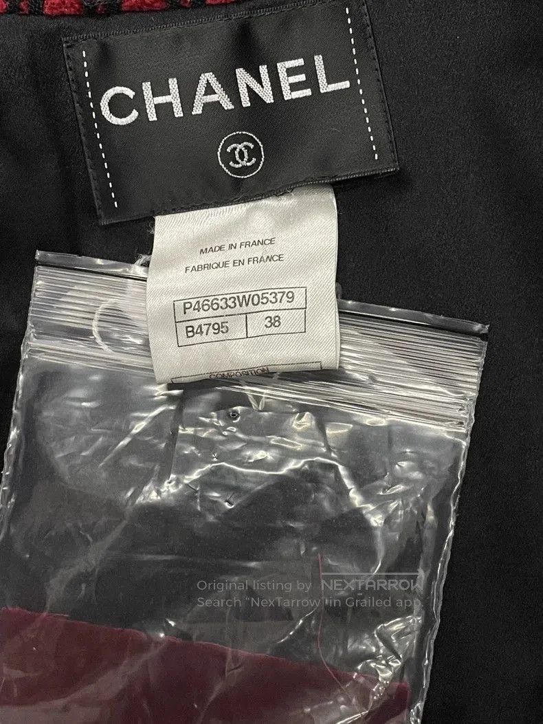 Chanel Chanel Black Wool Coat Red Collar. Size US M / EU 48-50 / 2 - 4 Thumbnail