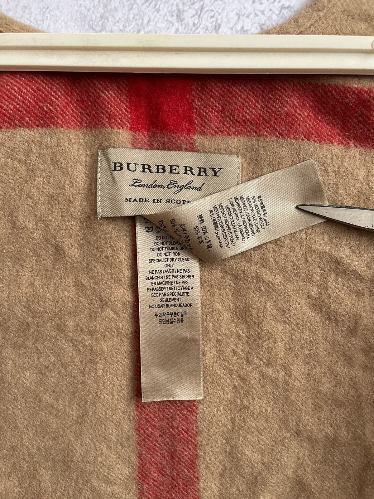 Burberry Cashmere Burberry Cape Luxury Size US L / EU 52-54 / 3 - 11 Thumbnail
