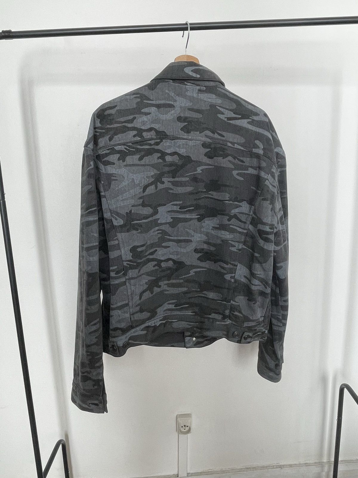 Balenciaga Balenciaga Greg camo trucker denim jacket Size US M / EU 48-50 / 2 - 2 Thumbnail