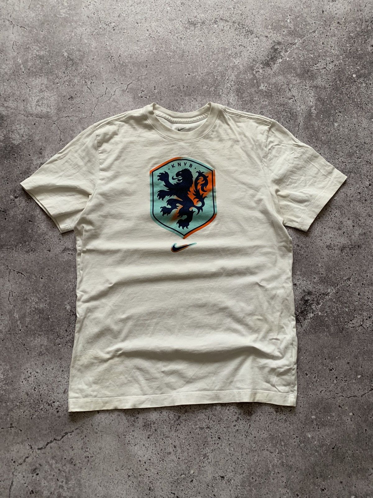 Nike 🔥NIKE NETHERLANDS LOGO FOOTBALL SOCCER T-SHIRT Size US M / EU 48-50 / 2 - 2 Thumbnail