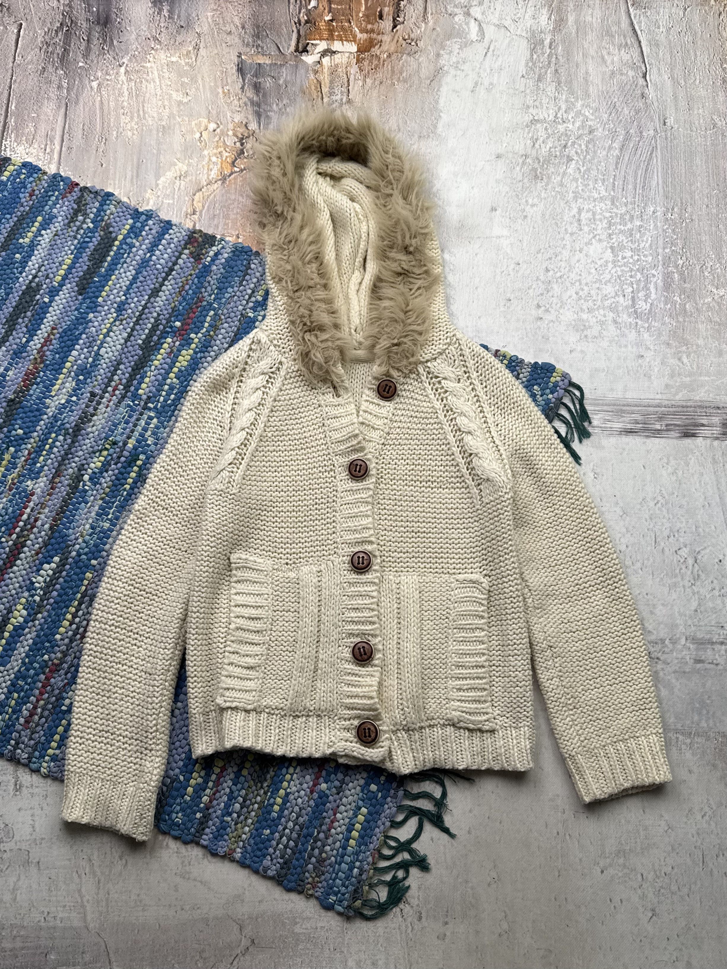 Japanese Brand Vintage Knitted Hoodie With Faux Fur Hood A74D159(310) Size XS / US 0-2 / IT 36-38 - 1 Thumbnail