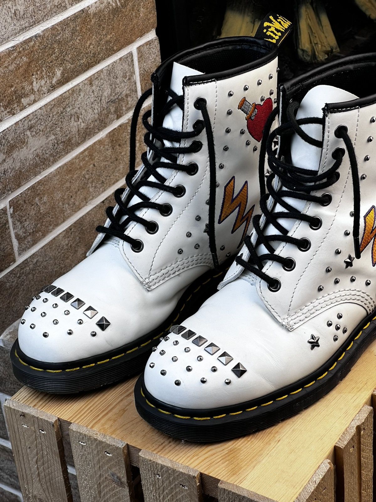 Dr. Martens Dr. Martens White Biker Smooth Boots with Studs Sculls Size US 10 / IT 40 - 3 Thumbnail