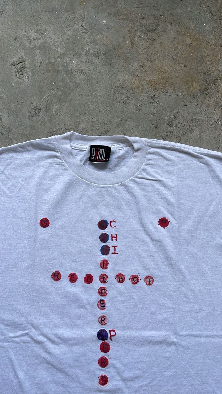 Vintage Vintage 2000 Red Hot Chili Peppers Cross Tee Size US XL / EU 56 / 4 - 4 Thumbnail