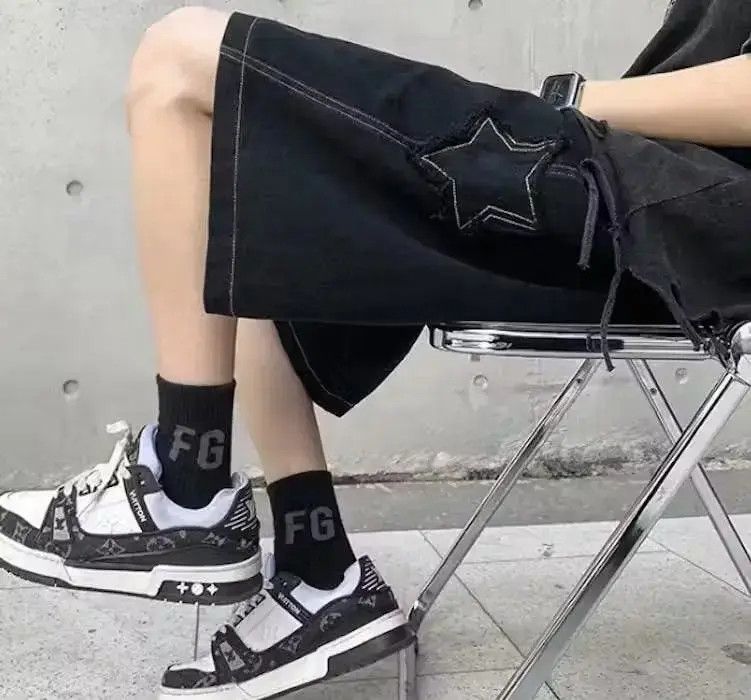 Japanese Brand Black Color Star Patchwork Shorts Short Pant Size US 32 / EU 48 - 2 Thumbnail