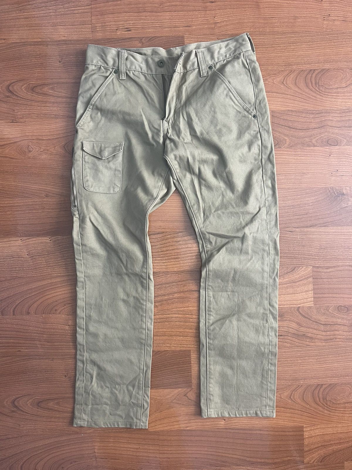 Vintage Skinny Levi’s pants w/ camo lining