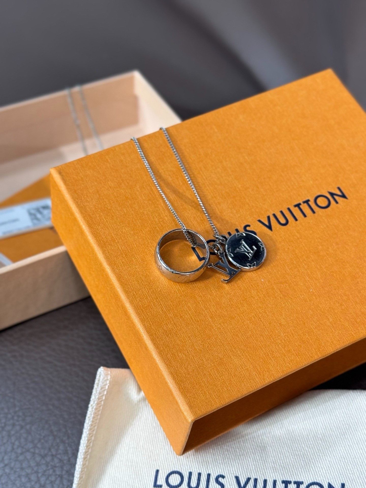 Louis Vuitton Louis Vuitton Silver Jewelry 60 Men Size ONE SIZE - 1 Thumbnail