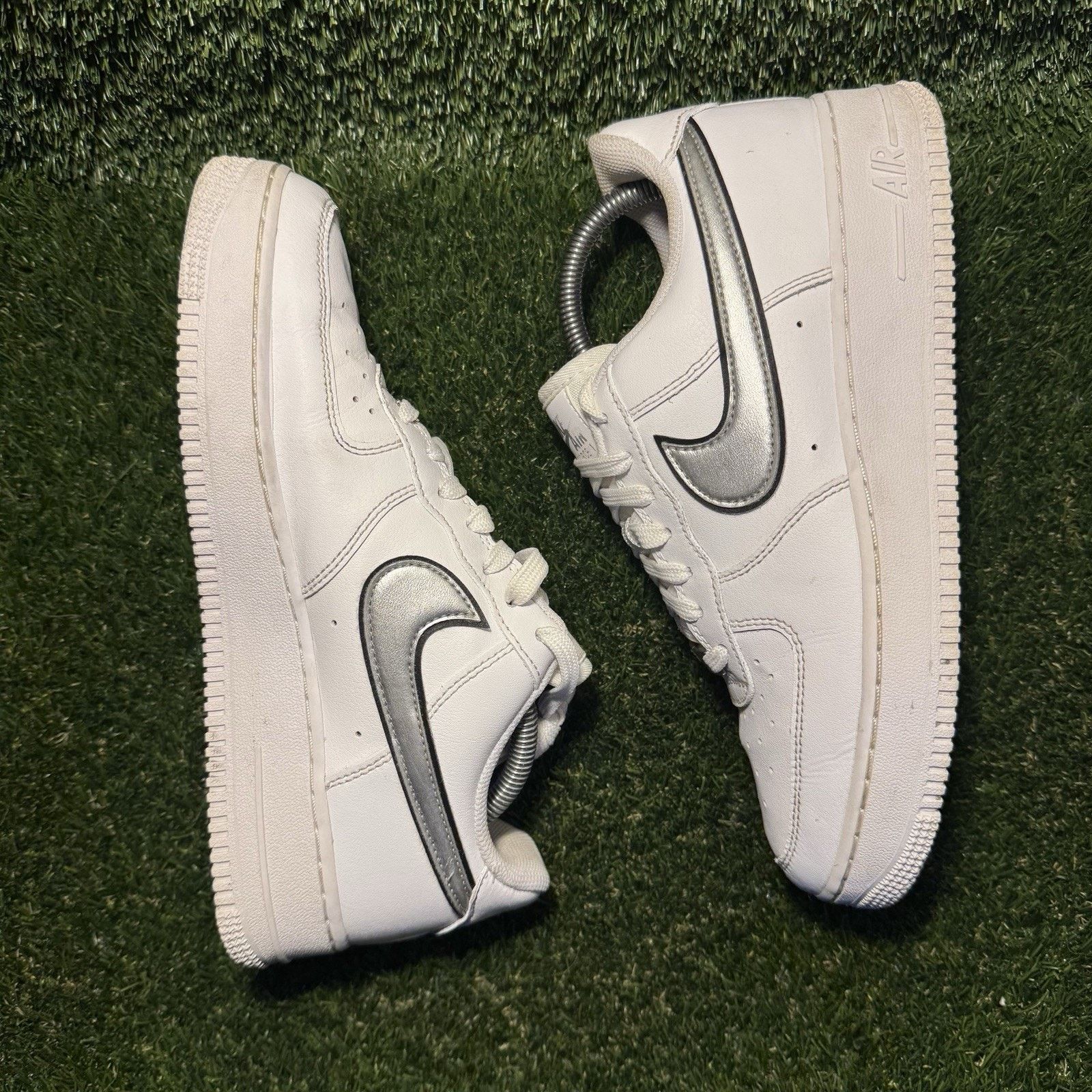 Nike Size 8.5 - Nike Air Force 1 '07 White Metallic Silver W Size US 8.5 / IT 38.5 - 3 Thumbnail