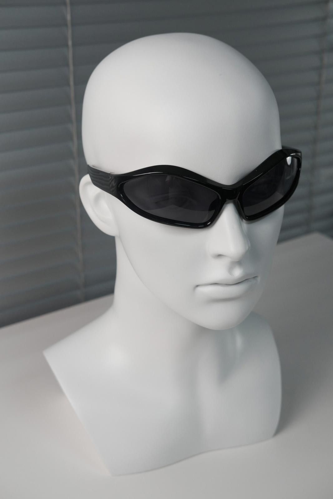 Other Vtg Y2k Avant Garde Future Sunglasses Black Unisex One Size Size ONE SIZE - 1 Thumbnail