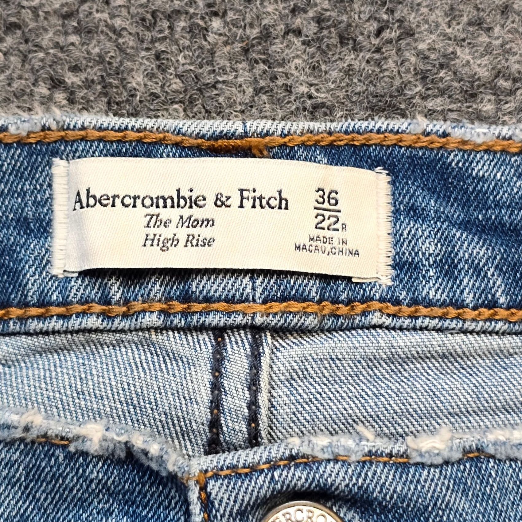 Abercrombie & Fitch Abercrombie & Fitch Jeans Womens 22 Blue Mom High Rise Tapered 90s Denim Capsule Size 40" / US 18 - 4 Thumbnail