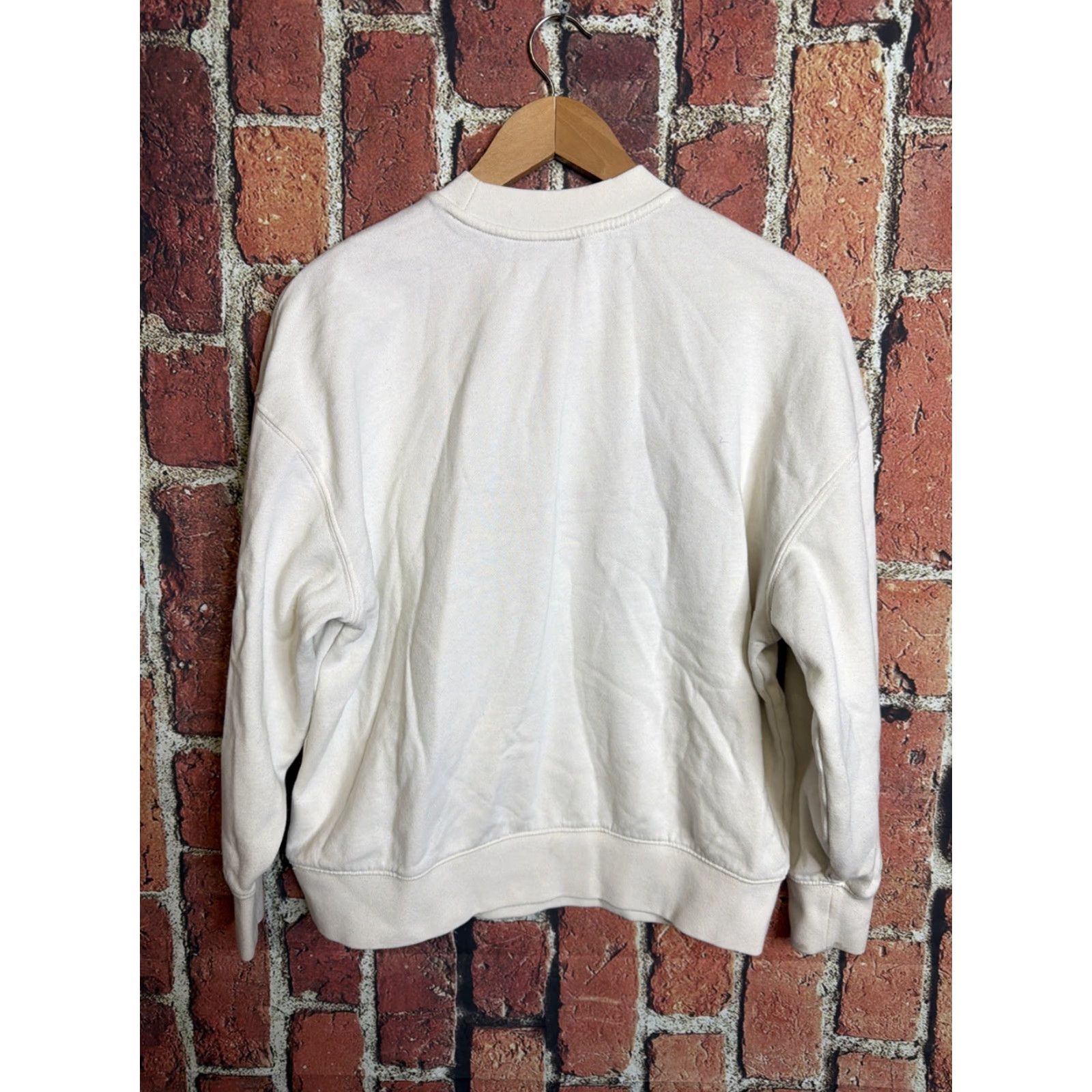 Vans VANS Ivory Skull Graphic Pullover Sweatshirt Size XS User: VANS Ivory Skull Graphic Pullover Sweatshirt Size XS Size XS / US 0-2 / IT 36-38 - 3 Thumbnail