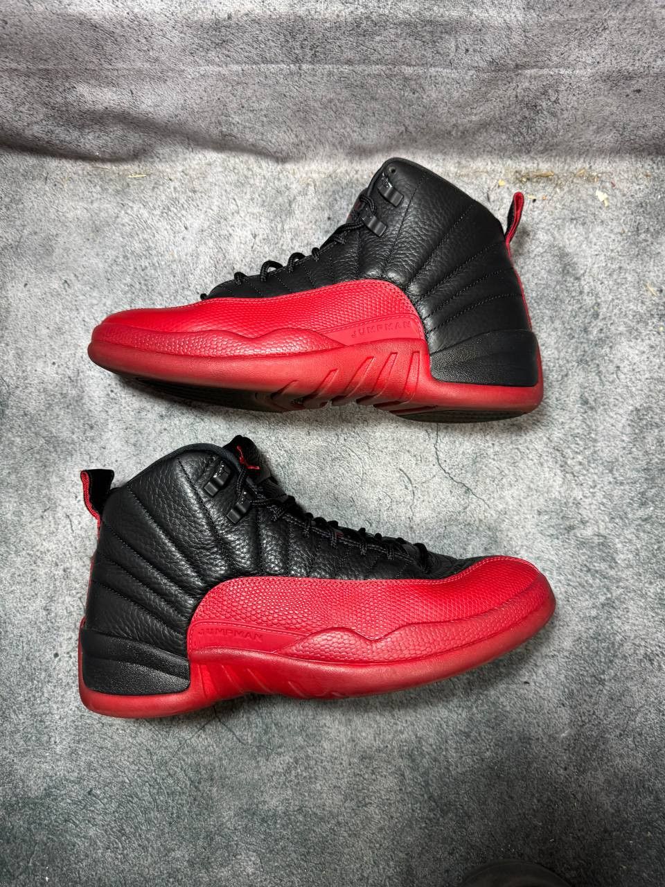 Jordan Brand Size 9 | Jordan 12 Flu Game No Box | Pre-Owned Size US 9 / EU 42 - 6 Thumbnail