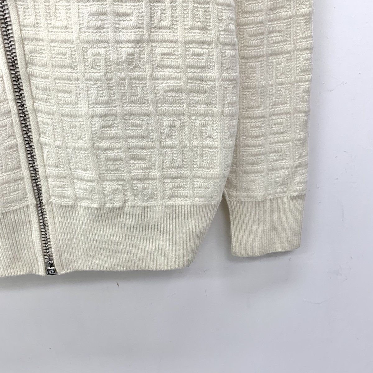 Givenchy Givenchy beige full print cashmere knit jacket Size S / US 4 / IT 40 - 4 Thumbnail