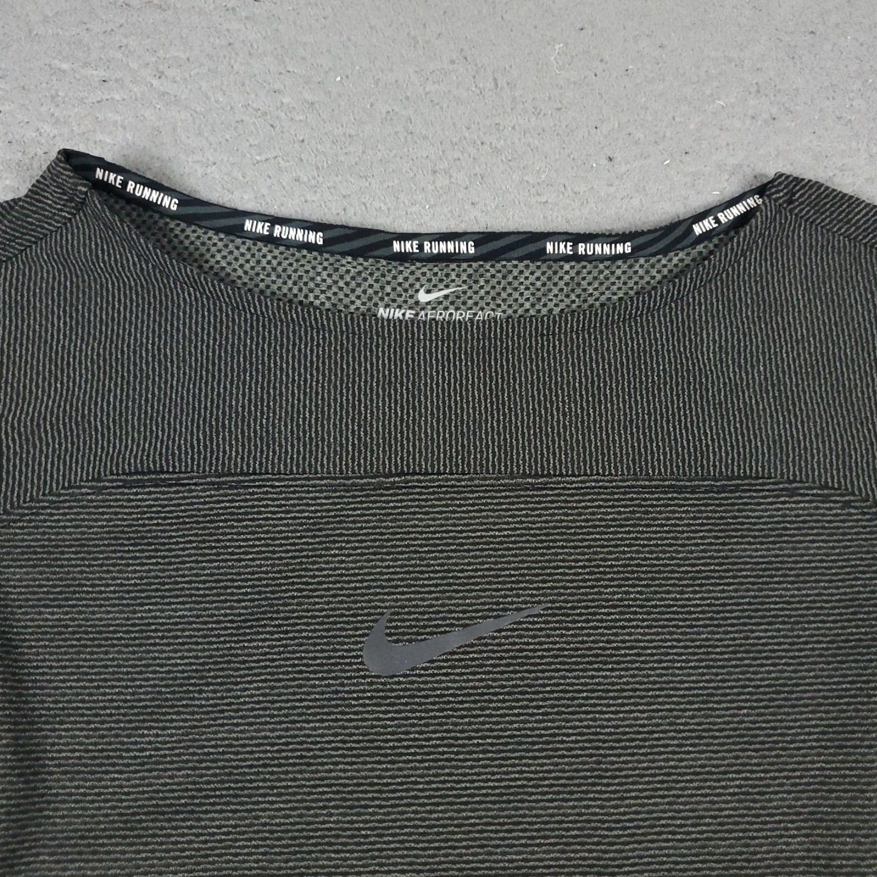 Nike Nike T Shirt Women S Green Sleeveless Crew Neck Pullover Basic Activewear Swoosh 90s? Size S / US 4 / IT 40 - 3 Thumbnail