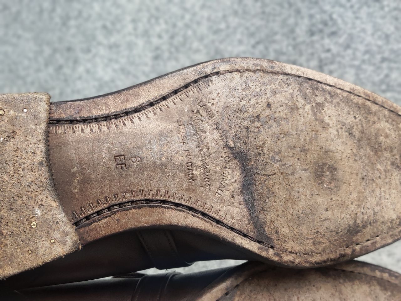 Salvatore Ferragamo Salvatore Ferragamo Terence Apron Toe Loafer Logo Shoes Size US 9 / EU 42 - 19 Thumbnail