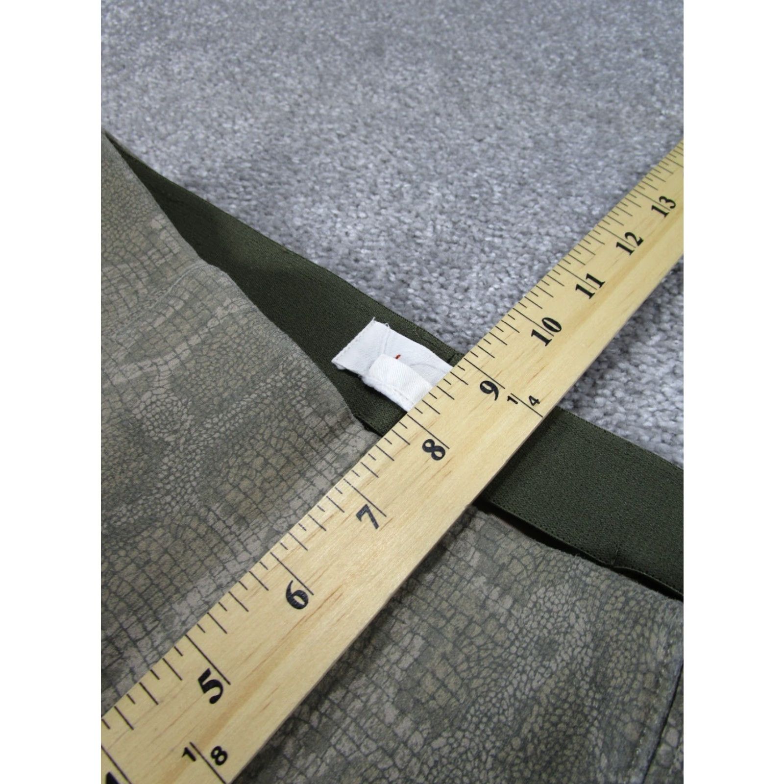 Anthropologie Anthropologie Leggings Pants Womens 25 Green Khaki Snakeskin Ankle Zip Skinny 25 Green Mens Womens Girls? Size 42" / US 20 - 6 Thumbnail