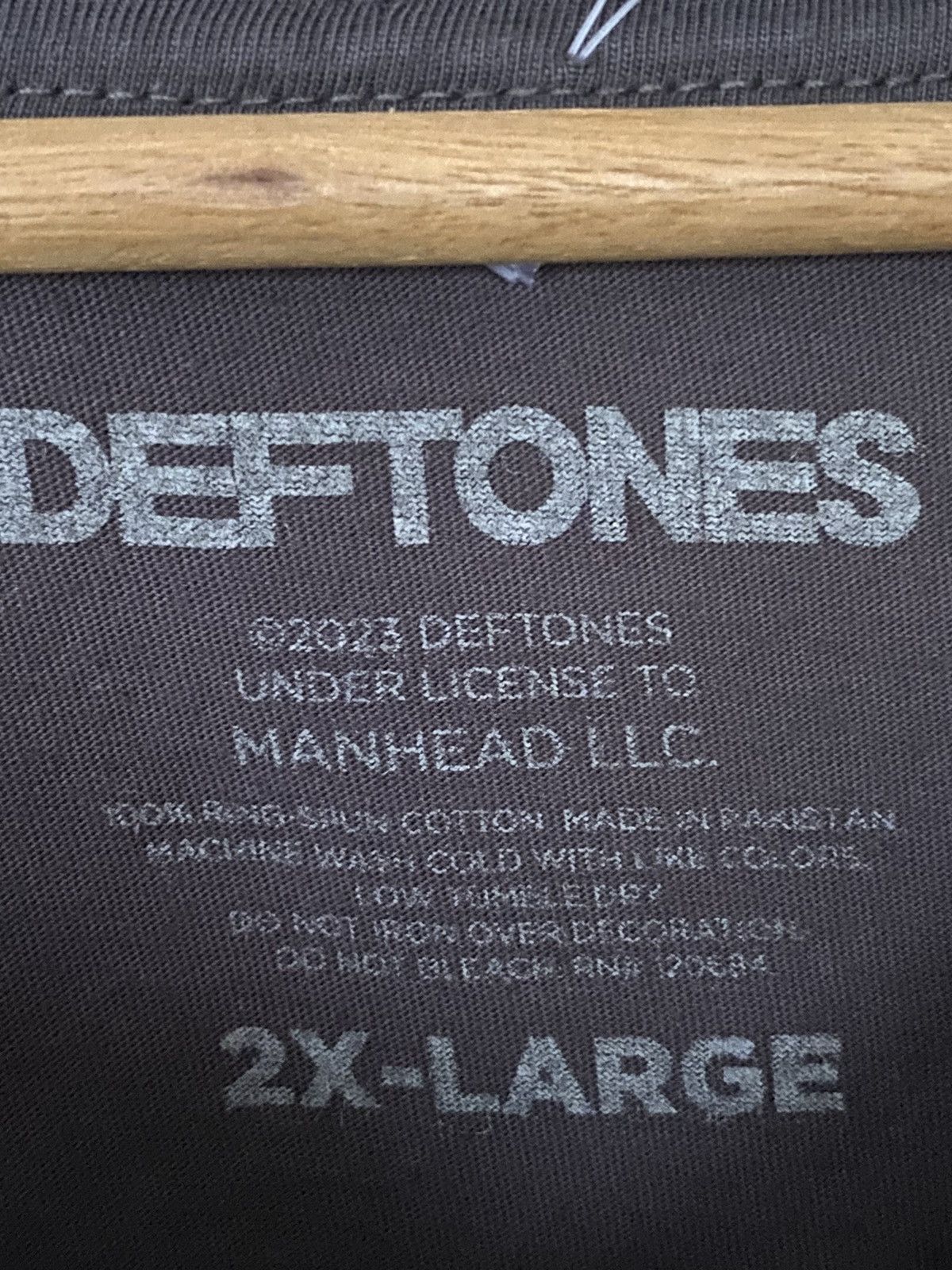 Vintage 2003 Deftones Skull and Roses Album Hardcore Band Tees Nu Metal Size US XL / EU 56 / 4 - 3 Thumbnail