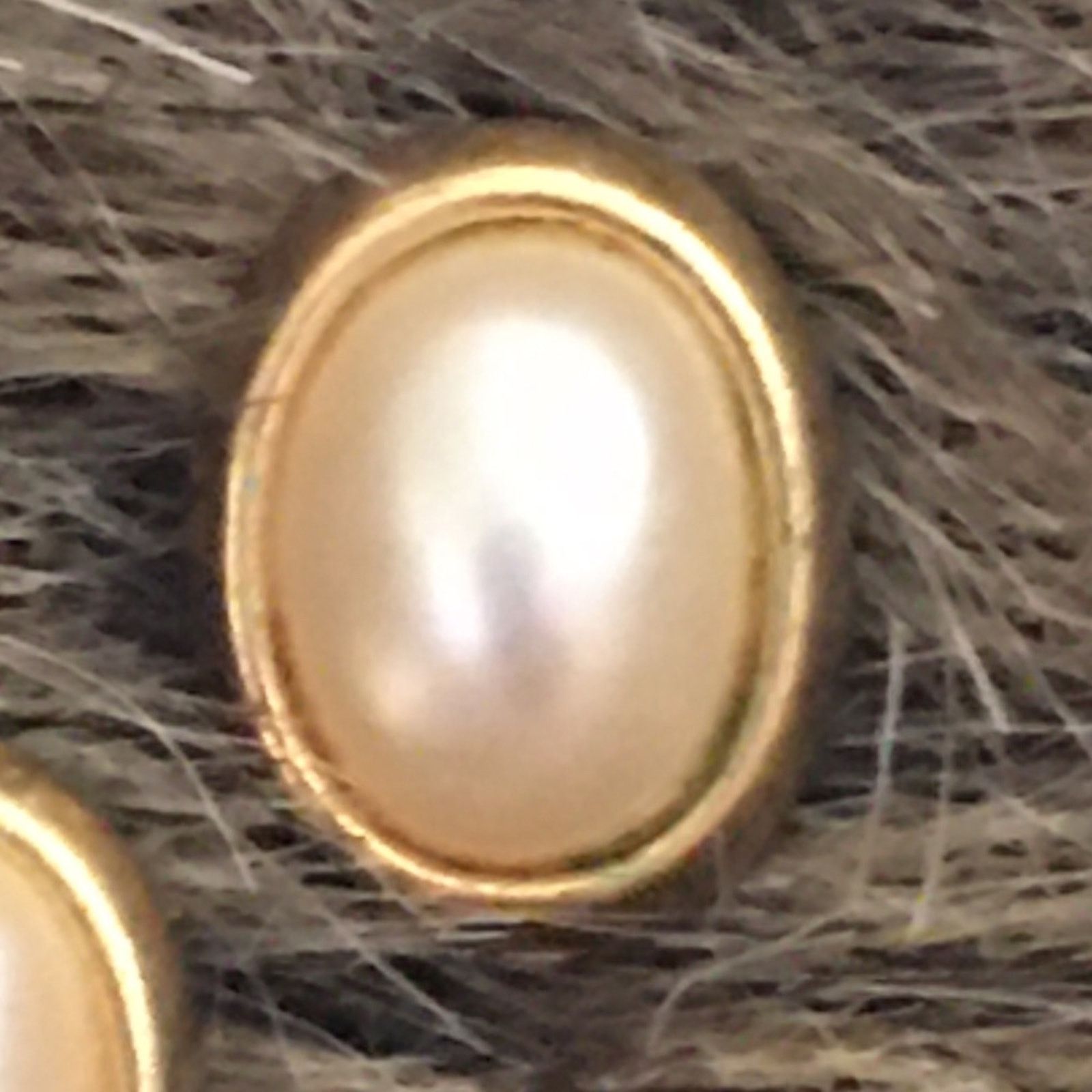 Vintage Vintage gold tone pearl stud pierced earrings Size ONE SIZE - 3 Thumbnail