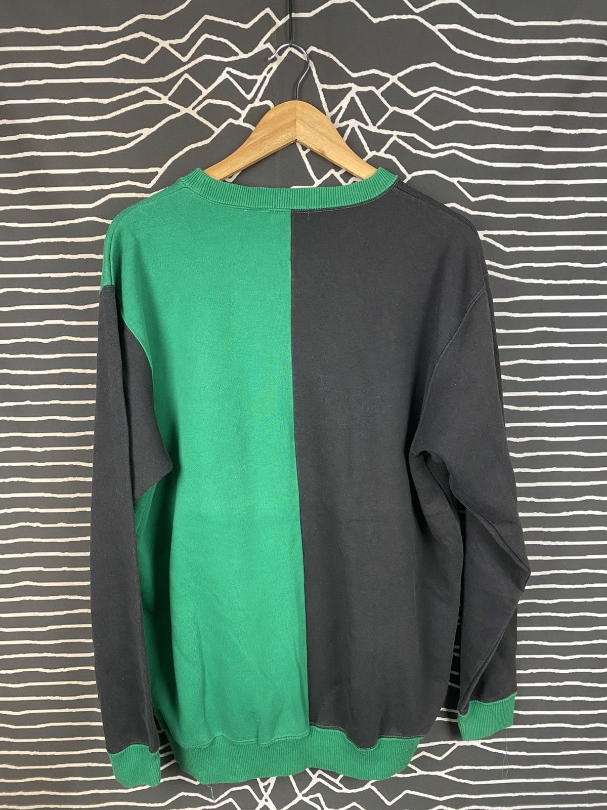 Fila 90s Vintage FILA Big Logo Two-Tone Crewneck Sweatshirt Size US XL / EU 56 / 4 - 2 Thumbnail