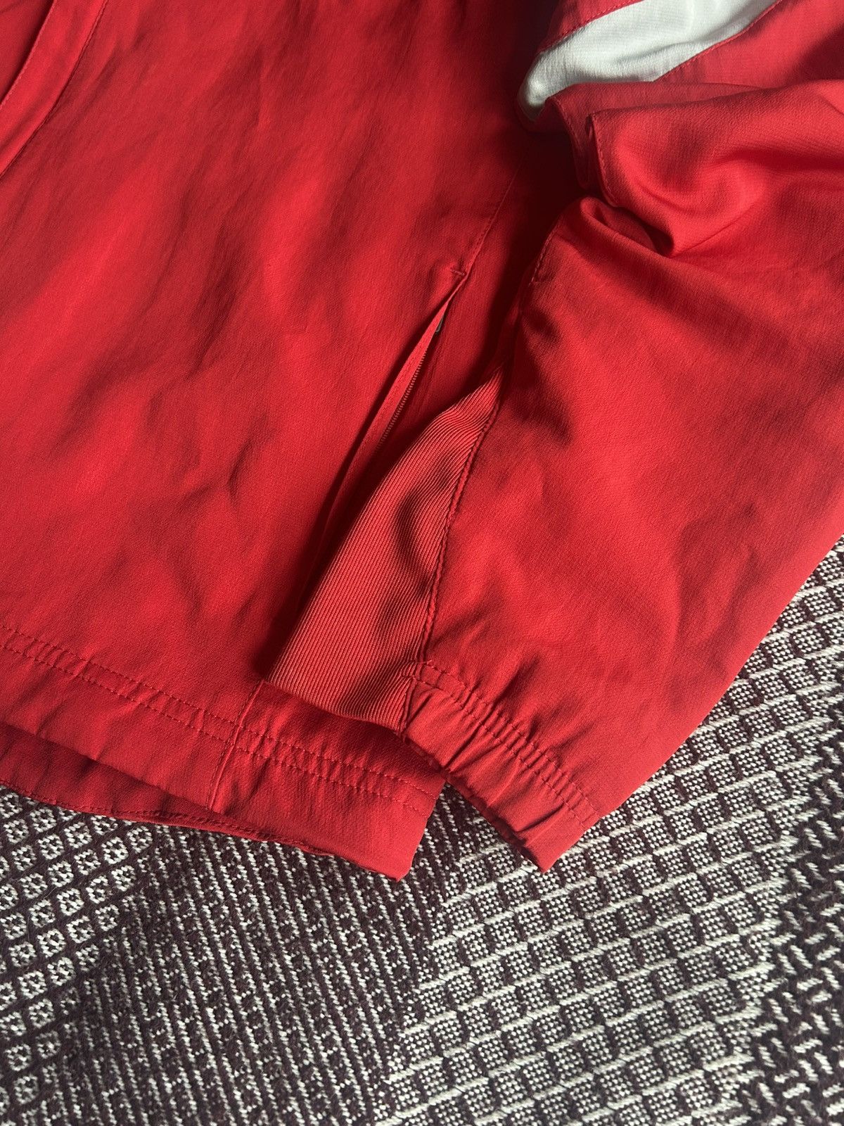 Vintage Vintage Nike Track Jacket Sports Style Red Streetwear SZ L Size US L / EU 52-54 / 3 - 3 Thumbnail