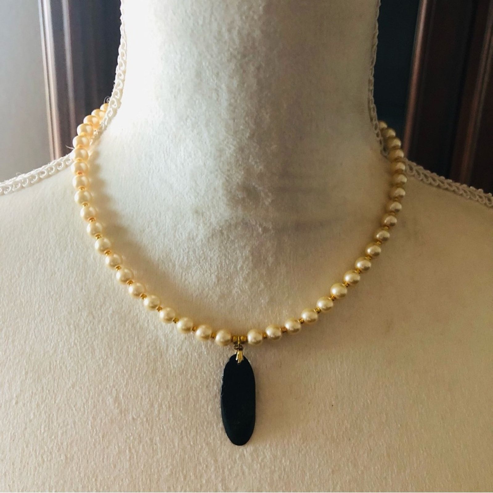 Handmade Handcrafted repurpose vintage carved wood Pearl necklace Size ONE SIZE - 2 Thumbnail