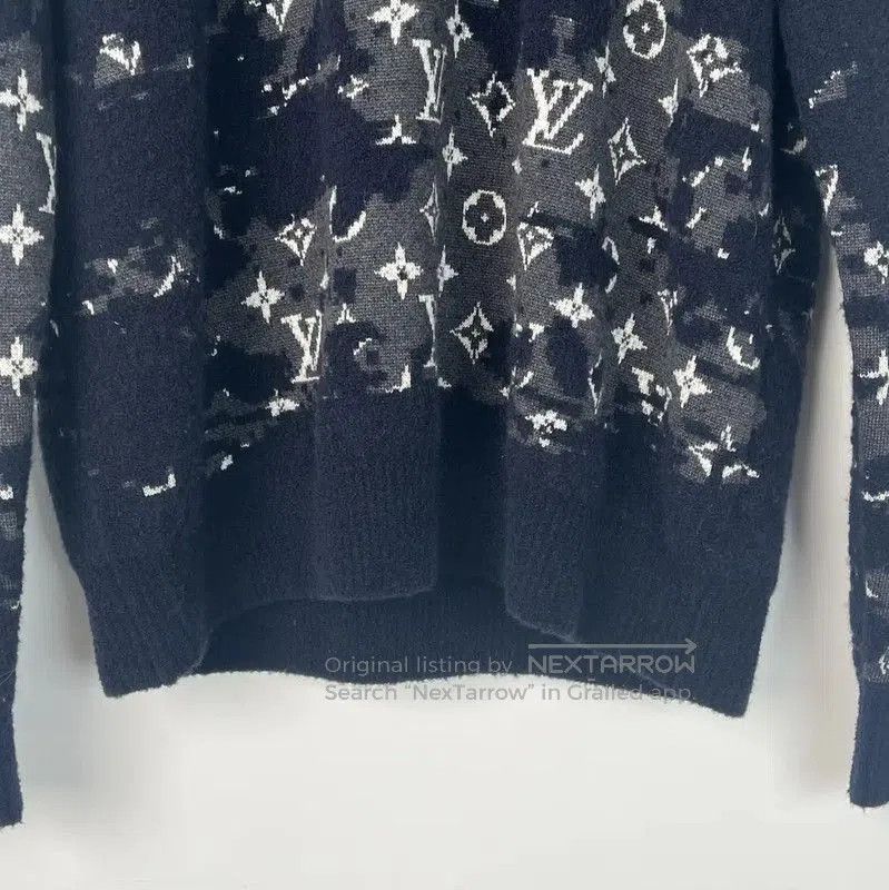 Louis Vuitton Louis Vuitton Women's Black Long Sleeve Sweatshirt . Size M / US 6-8 / IT 42-44 - 3 Thumbnail