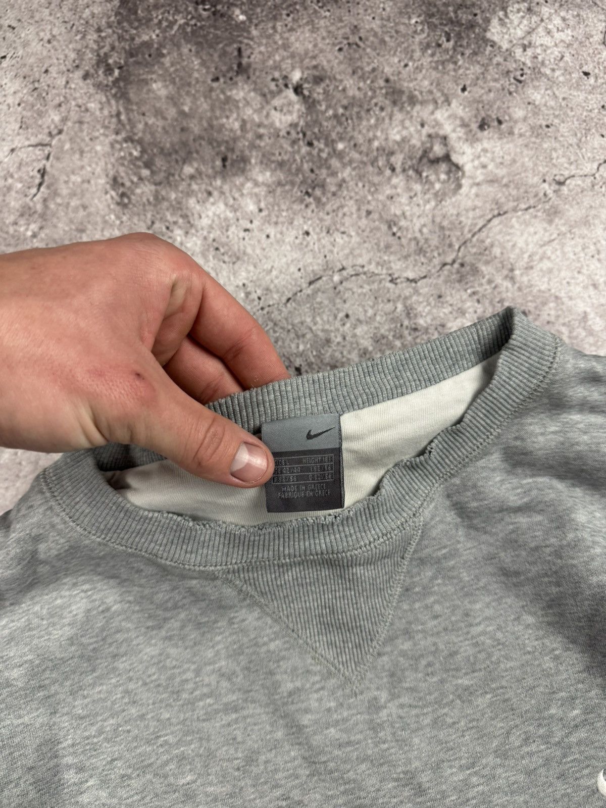 Nike Vintage Nike Grey Distressed Baggy Y2K Sweatshirt Size US L / EU 52-54 / 3 - 4 Thumbnail