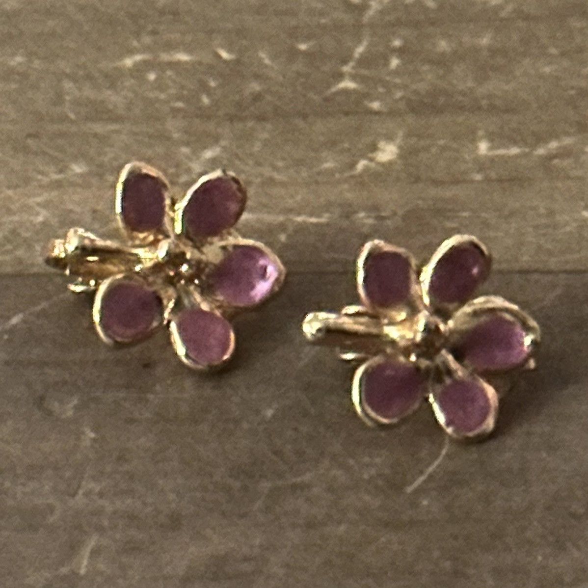 Vintage Vintage enamel flower clip on earrings Size ONE SIZE - 2 Thumbnail